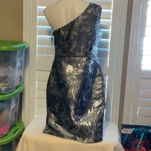 Calvin Klein - Picture 3 of 10